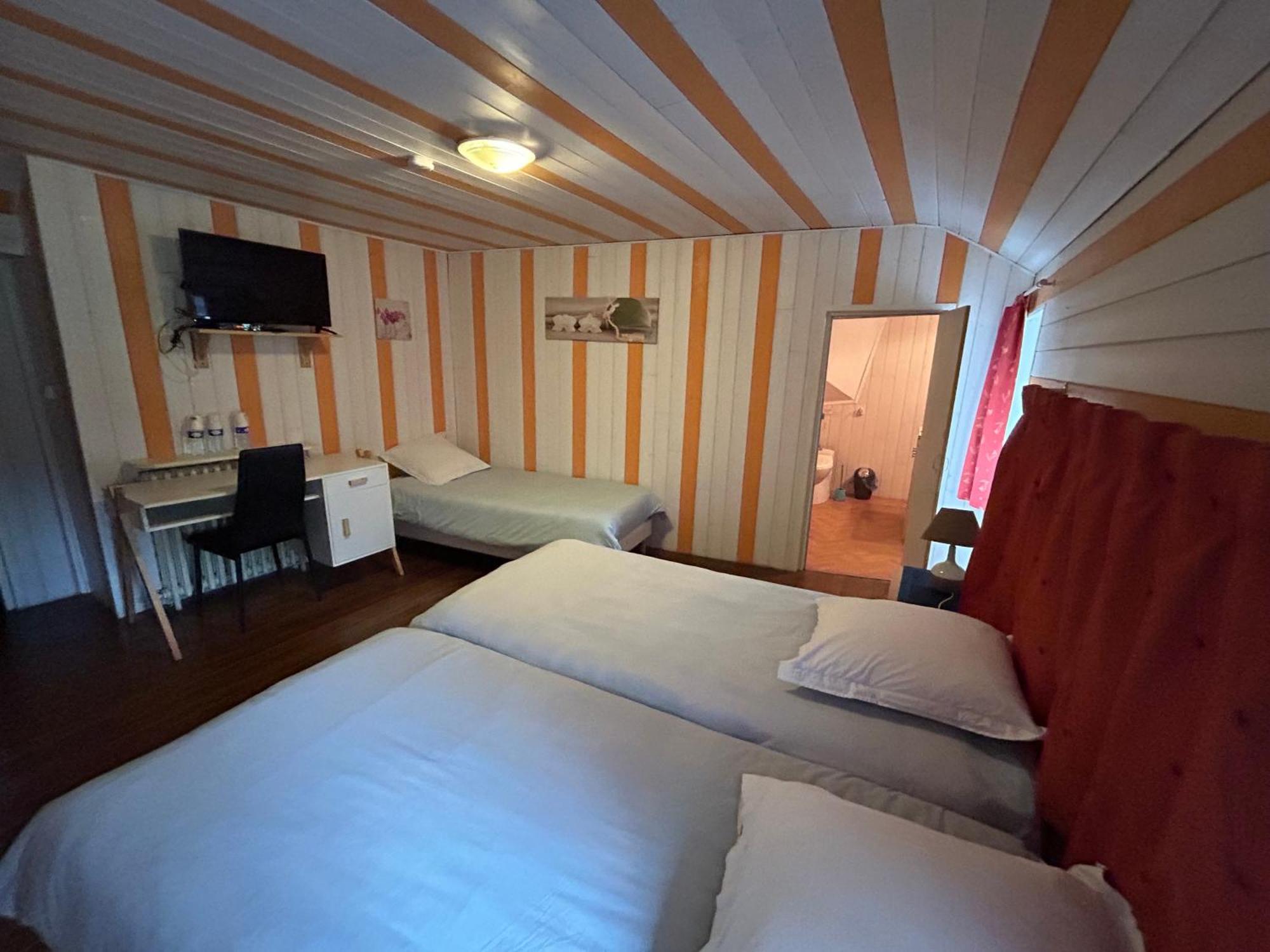 Chambres D'Hotes La Cheminee Tardets-Sorholus Extérieur photo